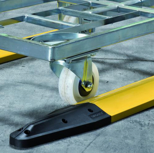 Terminal for FIFO rails
